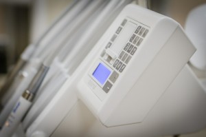 sbiancamento-denti-laser-tognoni-dentista-milano